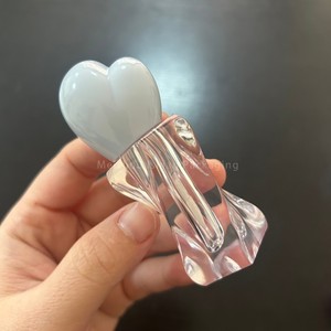 Tube de brillant à lèvres incurvé ISMAN 3ml avec capuchon cœur, <span class=keywords><strong>rose</strong></span>, bleu, rouge rosé, à paroi épaisse, <span class=keywords><strong>transparent</strong></span>, en plastique AS, vente en gros en vrac - Product Image 4