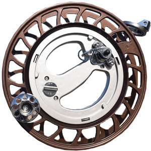 Enrouleur de ligne de <span class=keywords><strong>cerf</strong></span>-<span class=keywords><strong>volant</strong></span> en acier inoxydable avec frein à courroie et roue manuelle, dispositif de vol spécifique pour <span class=keywords><strong>cerf</strong></span>-<span class=keywords><strong>volant</strong></span> d'extérieur, outil de vol durable - Product Image 1