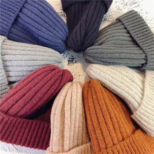 Bonnet en tricot doux unisexe de haute qualité <span class=keywords><strong>à</strong></span> faible coût, doublé polaire et fausse fourrure, avec logo personnalisé tissé et motif de personnage de dessin animé - Product Image 4