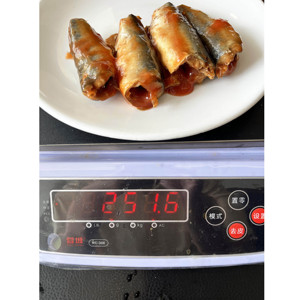 <span class=keywords><strong>Sardinas</strong></span> Enlatadas en Salsa de Tomate, Precio al por Mayor, 155g/425g, Suministro de Fábrica China - Product Image 5