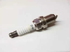 <span class=keywords><strong>KM</strong></span> Premium Auto Parts Nueva bujía de níquel 90919-01176, compatible con los modelos Hilux Hiace Vios <span class=keywords><strong>Land</strong></span> <span class=keywords><strong>Cruiser</strong></span> - Product Image 3