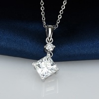 Collier tendance en argent 925 avec pendentif en moissanite taille princesse