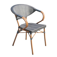 Tables et chaises d'extérieur empilables, modernes, personnalisées, résistantes à l'eau et au soleil, pour jardin/bar/café commercial