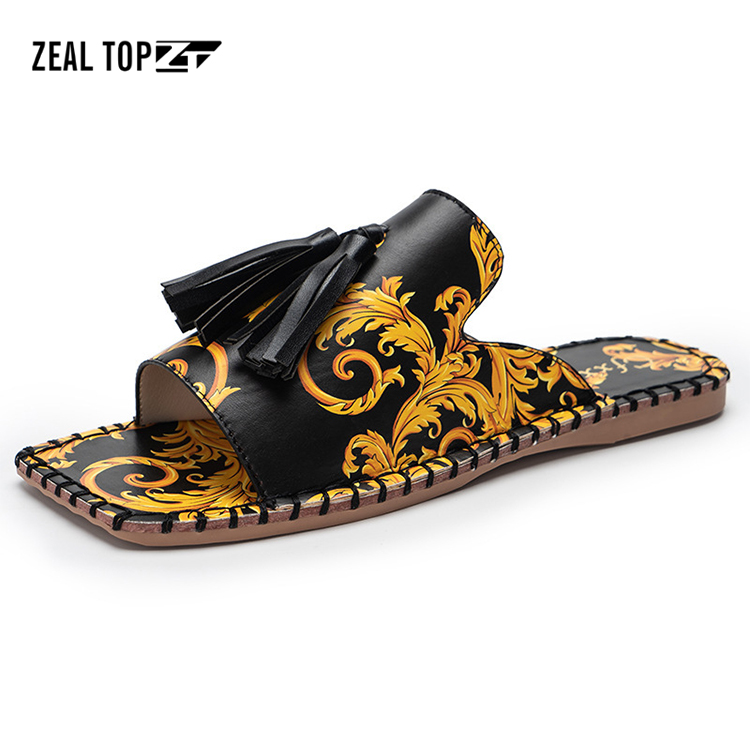 Estas son las sandalias y chanclas bonitas y originales para triunfar con  tu look de playa y piscina | Mujer Hoy