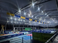 Structure de toit en membrane tendue à grande portée pour stade, auvent personnalisé pour terrain de sport extérieur avec membrane en PVDF