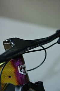 Bicicletta da Montagna MCELO T800 in Fibra di Carbonio EVO2 - 12 Velocità, Freni a Disco da 29 Pollici, Pneumatici da <span class=keywords><strong>2</strong></span>,1 Pollici, Forcella Anteriore ROCKSHOX Judy a Pressione d'Aria - Product Image 2