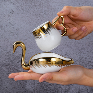 Ensemble de tasses à thé et soucoupes en porcelaine de luxe 90cc en gros, bord doré, forme de cygne, vaisselle en céramique pour fête, ensemble de tasses à café de 6 pièces - Product Image 5