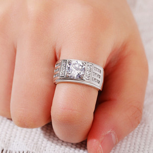 Anello da Uomo con Motivo a Stella, Design Esclusivo per Uomini - Product Image 2