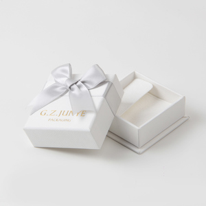 Scatola per Gioielli di Lusso in Carta con Design Trendy e Finitura Lucida, Confezione Regalo di Alta Qualità - Product Image 4