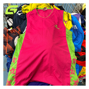 C18, venta al por mayor, uniforme de fútbol de diseño de <span class=keywords><strong>segunda</strong></span> <span class=keywords><strong>mano</strong></span>, camiseta mixta, pantalones cortos, ropa de <span class=keywords><strong>baloncesto</strong></span>, camiseta de fútbol, paquete de ropa usada para el verano - Product Image 3