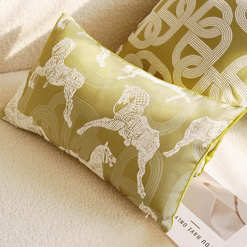 Caballo de guerra real verde largo