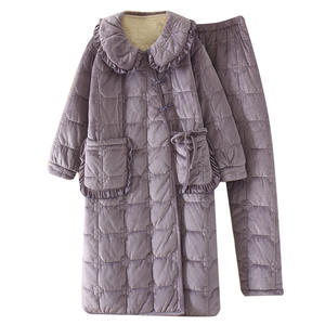 Conjunto de Pijama Acolchado de Tres Capas Color Morado con Pantalones de Algodón, Ropa de Invierno para Mujer, Ropa de Dormir - Product Image 1