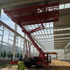 Plataforma Elevadora Hidráulica Todoterreno para Trabajo Aéreo con Operación Segura y Reversa - Product Image 2