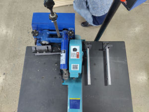 Machine à barres rondes à courbes tridimensionnelles Matériau <span class=keywords><strong>de</strong></span> pliage en forme <span class=keywords><strong>de</strong></span> <span class=keywords><strong>bois</strong></span> massif Tournant l'équipement <span class=keywords><strong>de</strong></span> cercle extérieur pour les meubles - Product Image 5