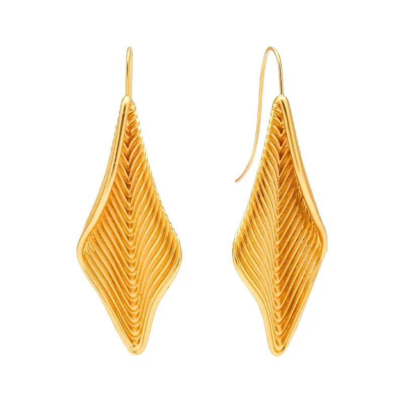 Modische gedrehte Blatt-Stick-Ohrringe für Damen goldene Farbe Piercing-Ohrring Mode-Schmuck OEM-Hersteller