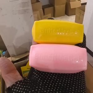 Nouvel Arrivage – Jouet Anti-Stress Design en Forme de Bâton de Beurre Moelleux Rose et Jaune – Jouet à Presser en Forme de Beurre - Product Image 3