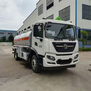 Camión Cisterna LGBF SinoTruck 4X2 para Reabastecimiento de Combustible, 8000L, Nuevo Vehículo de Transporte de Líquidos Inflamables - Product Image 6