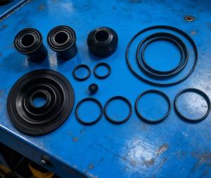 אטמי שסתום בלם רגל (אקסור ישן)-גומי ניטריל OE 461 315 914 2 מותג ZOS תואם SINOTRUK - Product Image 2