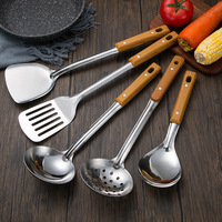Spatule en acier inoxydable pour la maison et la cuisine Passoire Cuillère Louche Manche en bois Isolation Ustensiles de cuisine Ensemble d'ustensiles de cuisine