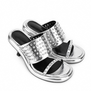 Mules d'été à enfiler pour femme, sandales à talons aiguilles, bout carré ouvert, à rivets, à talons fins, pour l'extérieur - Product Image 6