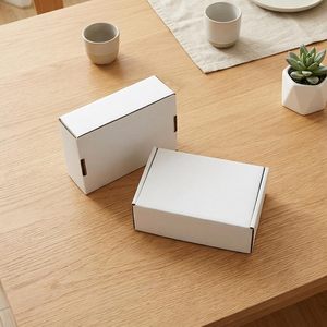 Boîte d'expédition de luxe personnalisée en carton recyclable avec fermeture magnétique, tailles sur mesure, emballage ondulé - Product Image 3