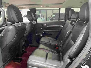 Jeep Grand Commander SUV Euro VI 2018-2020 con personalización interior, usado, volante a la izquierda, automático, neumáticos. - Product Image 4