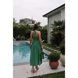 Robe en lin vert à col halter, coupe trapèze, taille naturelle, respirante, pour tenue décontractée - Product Image 1