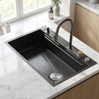 Évier cascade moderne fait main en acier inoxydable noir brossé, poste de travail multifonctionnel avec robinet cascade, à encastrer sous plan