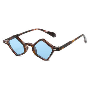 Nouvelles Lunettes de Soleil Carrées à Monture Fine 2024, Verres UV400 Personnalisés, Style Hip-hop, Légères et Confortables, Fabriquées en Matière PC - Product Image 6