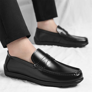 รองเท้าโลฟเฟอร์แบบสวมสำหรับผู้ชาย ฤดูใบไม้ผลิ/ฤดูร้อน ปี 2026 หัวมน ปักโลโก้ หน้าผ้า PU พื้นรองเท้าด้านกลางทำจากยาง พื้นรองเท้าด้านนอกกันลื่น ระบายอากาศได้ดี - Product Image 3