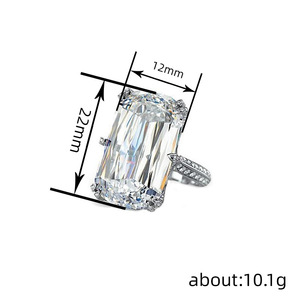 Anello con Diamante Taglio Smeraldo in Oro Bianco, Colore D Naturale, Gioiello di Fidanzamento per Donna - Product Image 4