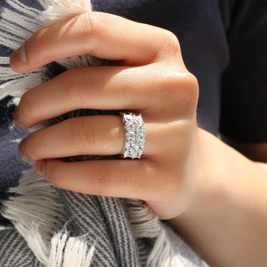 Anello di fidanzamento classico da donna in oro bianco con diamante taglio smeraldo colore D naturale T0757 - Product Image 6