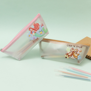 Sac cosmétique de dessin animé personnalisé imprimé mat givré fermeture éclair étui à stylo cadeau pochette de rangement - Product Image 4