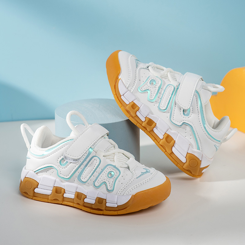 Fashionable soft and comfortable sports shoes for boys and girls