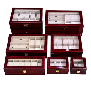 Caja de Almacenamiento para Relojes de Madera Maciza con Acabado Lacado en Caoba Brillante, con Tapa de Vidrio, en Oferta - Product Image 1