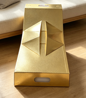 Boîtes cadeaux pliables triangulaires en or métallique gaufré, emballage de luxe pliable pour boulangerie et cadeaux
