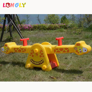 Balançoire double <span class=keywords><strong>girafe</strong></span> en plastique pour l'intérieur et l'extérieur, idéale pour les crèches et les jardins d'enfants - Product Image 4
