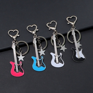 พวงกุญแจรูปกีตาร์ขายดี ของที่ระลึกงานดนตรี ของตกแต่งกระเป๋า ของขวัญสำหรับเทศกาลดนตรี - Product Image 4