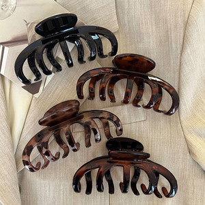 Pinzas de Pelo con Diseño de Leopardo, Venta al Por Mayor de Fábrica, Pinzas de Pelo de Plástico Esmerilado de Alta Calidad para Mujer - Product Image 1