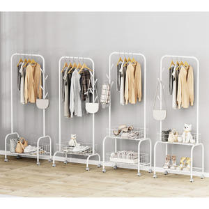 Stile coreano multifunzione in metallo bianco appendiabiti con ruote chiudibili a chiave in piedi porta abiti con cestini portaoggetti in piccolo posto - Product Image 1