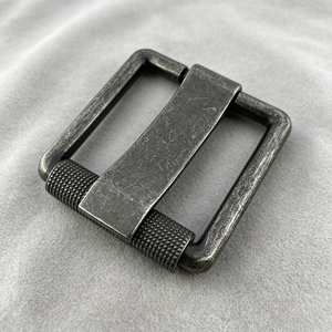 Hebilla de cinturón informal con marco de caja, chapada en acero y lateral texturizado, para cinturones de cuero - Product Image 3