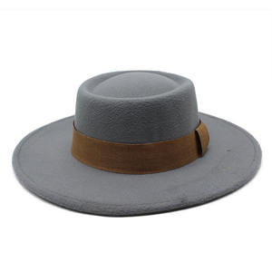 Sombreros <span class=keywords><strong>de</strong></span> fieltro Fedora con logotipo personalizado para mujer, venta al por mayor, sombreros <span class=keywords><strong>de</strong></span> fieltro planos <span class=keywords><strong>de</strong></span> ala ancha para hombre y mujer con hebilla - Product Image 3