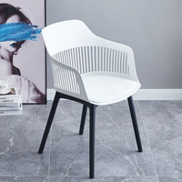 Chaises de salle à manger en plastique PP épais pour la maison, le bureau, la salle à manger, design moderne pour les salons de thé et les pâtisseries, chaises avec dossier, petits tabourets