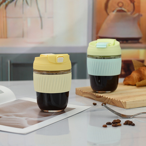 Tazas de Vidrio Reutilizables Personalizadas y Únicas para Niños, con Diseño Atractivo para Campamento al Aire Libre, con Funda de Silicona - Product Image 4