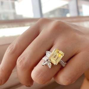 Anello con Design Floreale Quadrato Stile Principessa, Anello Vintage da Donna - Product Image 2