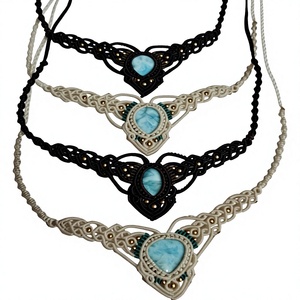 Collar de Macramé de Latón Vintage Hecho a Mano con Colgante de Turquesa Natural, Joyería Boho Ajustable, Venta al Por Mayor - Product Image 1