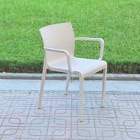 Chaise de restaurant d'extérieur moderne en plastique avec accoudoirs, pliable, imperméable, écologique, durable, design contemporain, légère, pour salon