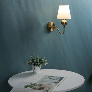 โคมไฟติดผนังสไตล์นอร์ดิกสไตล์มินิมอลพร้อมผ้าลินินสีทองที่สร้างสรรค์และแต่ละชิ้นเหมาะสำหรับการศึกษาห้องนอนห้องนั่งเล่นและทางเดิน - Product Image 6