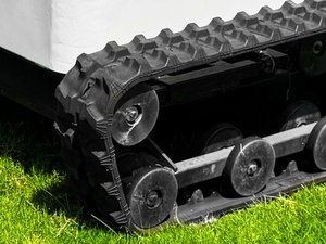 <span class=keywords><strong>Tondeuse</strong></span> à gazon robotisée <span class=keywords><strong>électrique</strong></span> industrielle <span class=keywords><strong>professionnelle</strong></span> <span class=keywords><strong>sans</strong></span> <span class=keywords><strong>fil</strong></span>, capacité de franchissement de pente de 40 degrés, rotation zéro, télécommande 200 m, châssis réglable - Product Image 6