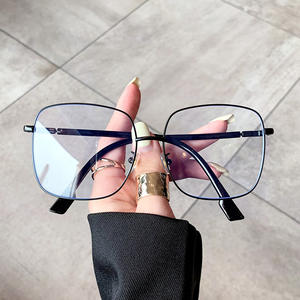 Gafas Qianai con Montura Cuadrada T1-7191, Lentes de PC de Marco Completo, Anti-Luz Azul, Unisex, Lentes Planos, Protección Anti-UV - Product Image 2